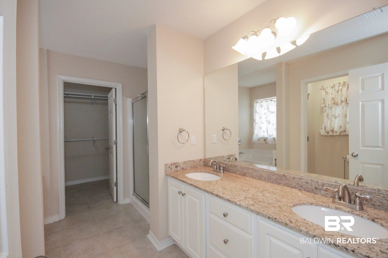113 Pemberton Loop Fairhope, AL 36532 - Photo 14 of 29 Master bath