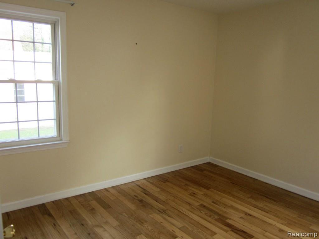 1490 Dorothea Road Berkley, MI 48072 - Photo 10 of 24 FIRST FLOOR, BEDROOM #1, VIEW #1.