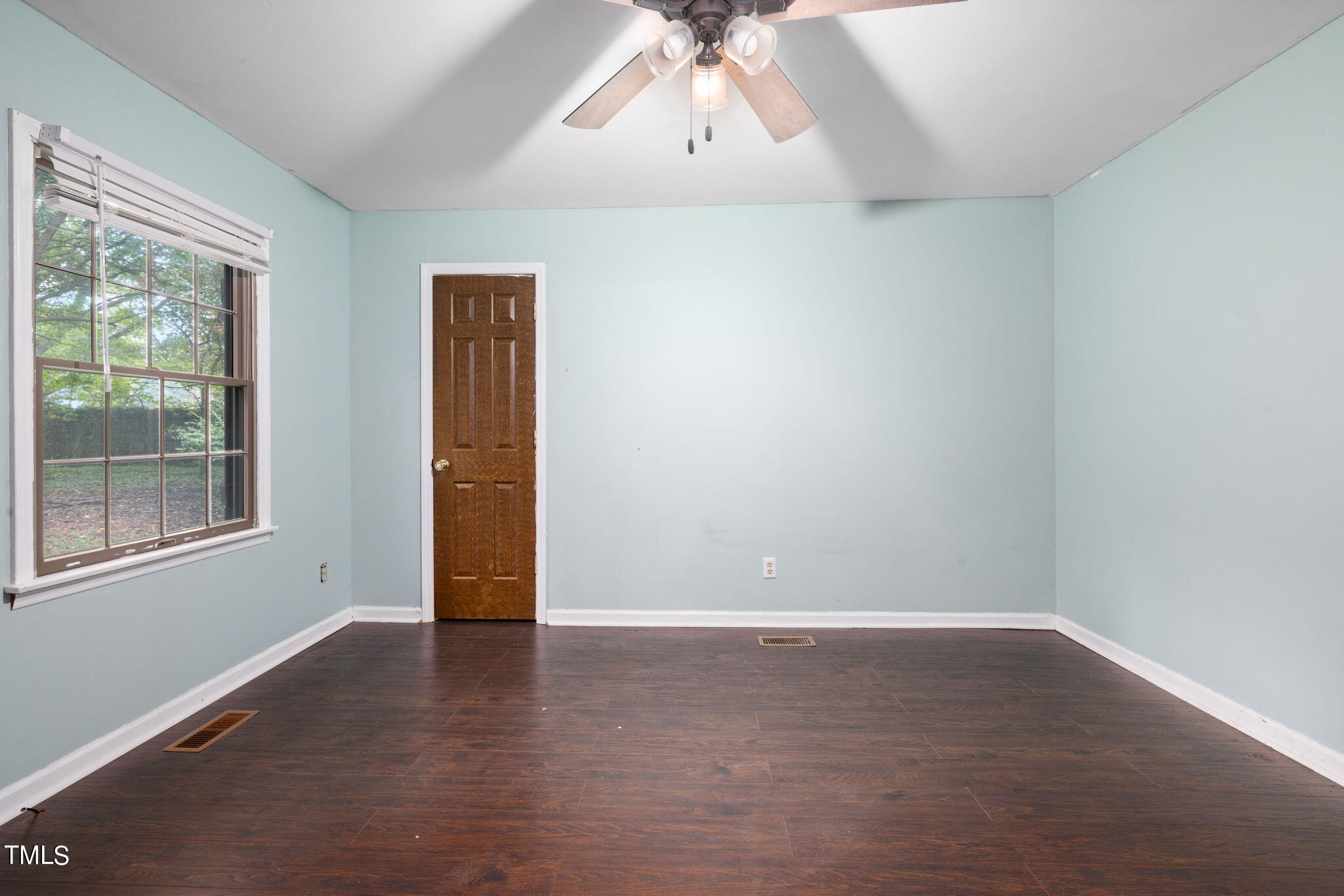 5811 Anele Road Durham, NC 27712 - Photo 27 of 36 21-web-or-mls-7K5A1906