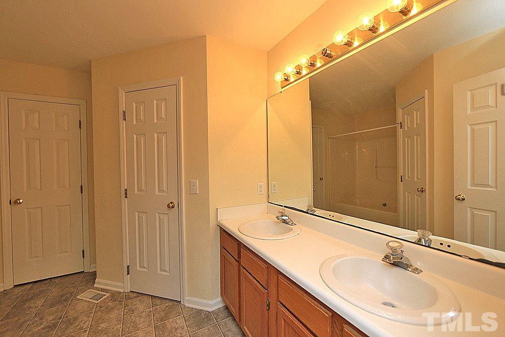 4308 Dyer Court Raleigh, NC 27604 - Photo 8 of 17 Gallery Image 8