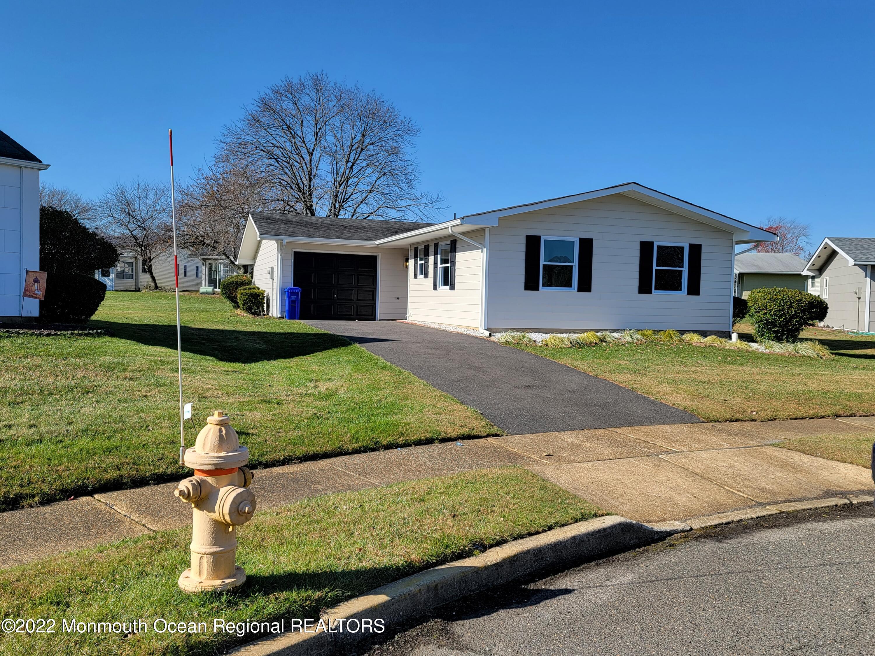 159 Clay Circle Brick, NJ 08724 - Photo 2 of 20 20221122_123249