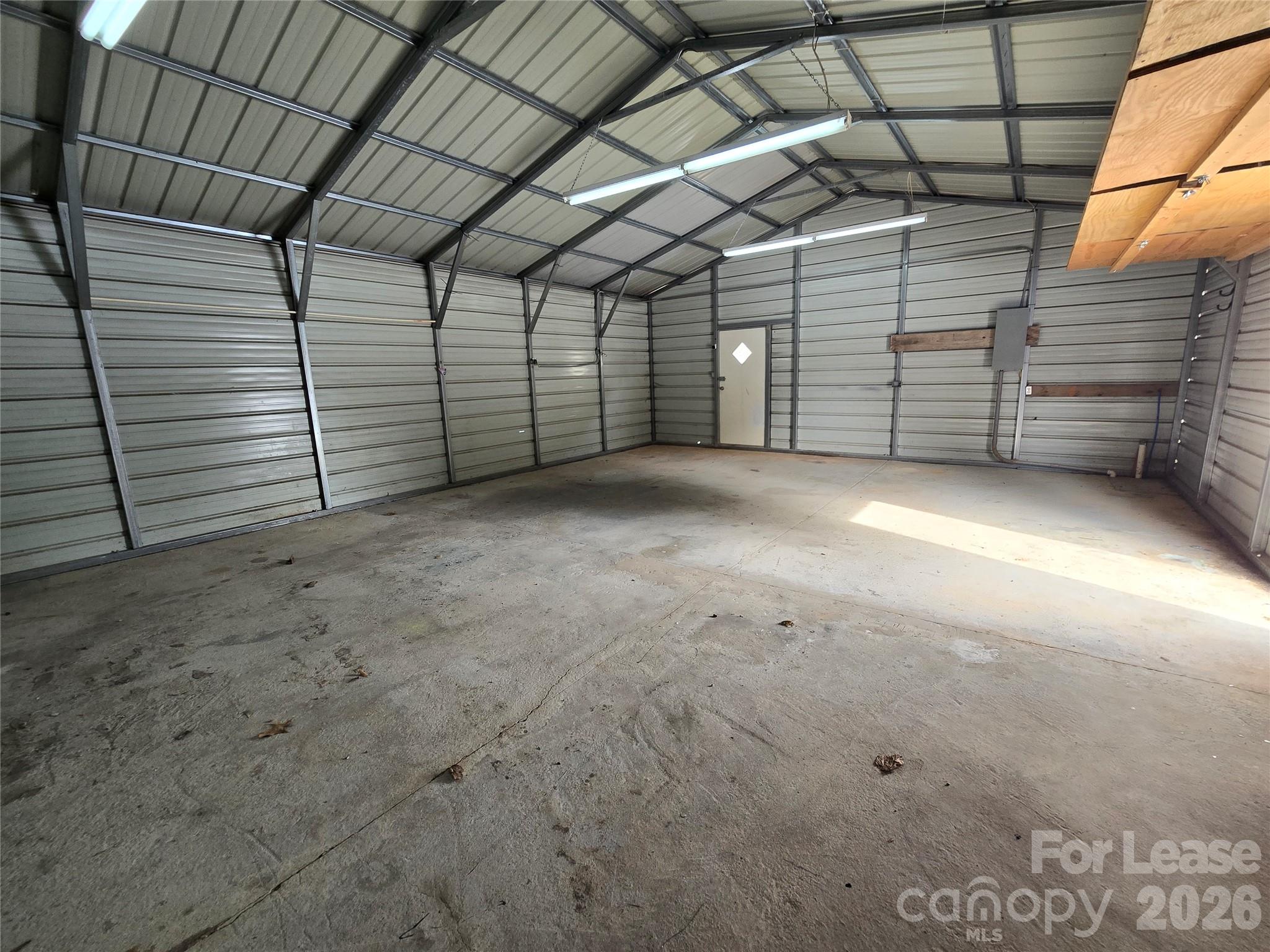 7133 Executive Circle Denver, NC 28037 - Photo 2 of 6 a view of a garage