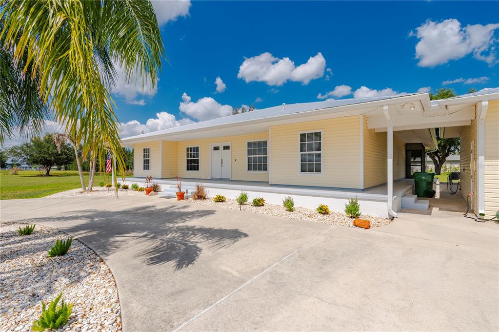 569 Rio Vista Avenue Punta Gorda, FL 33982 - Photo 8 of 100