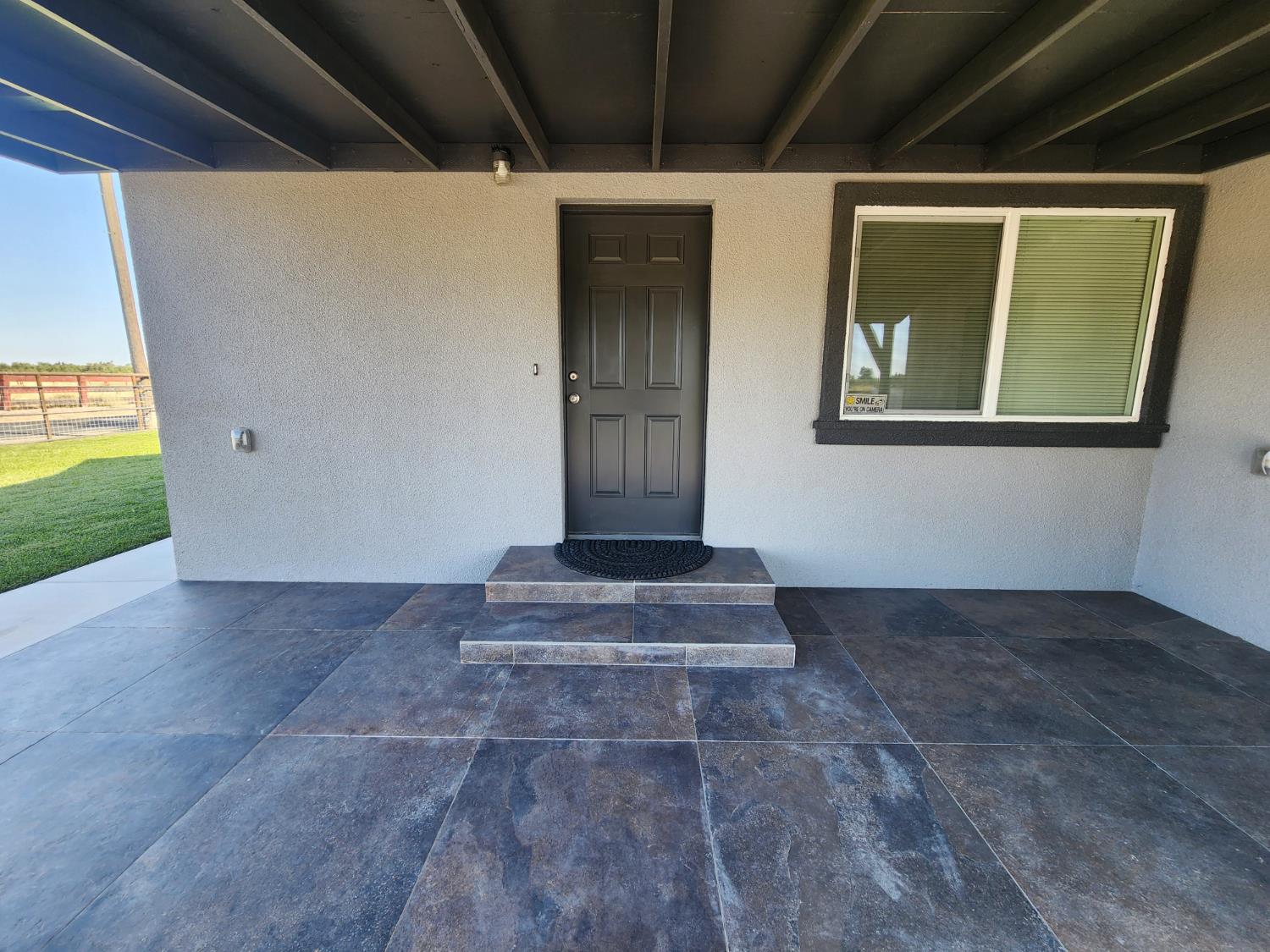 20383 Sutliff Road Escalon, CA 95320 - Photo 15 of 65 a view of entryway