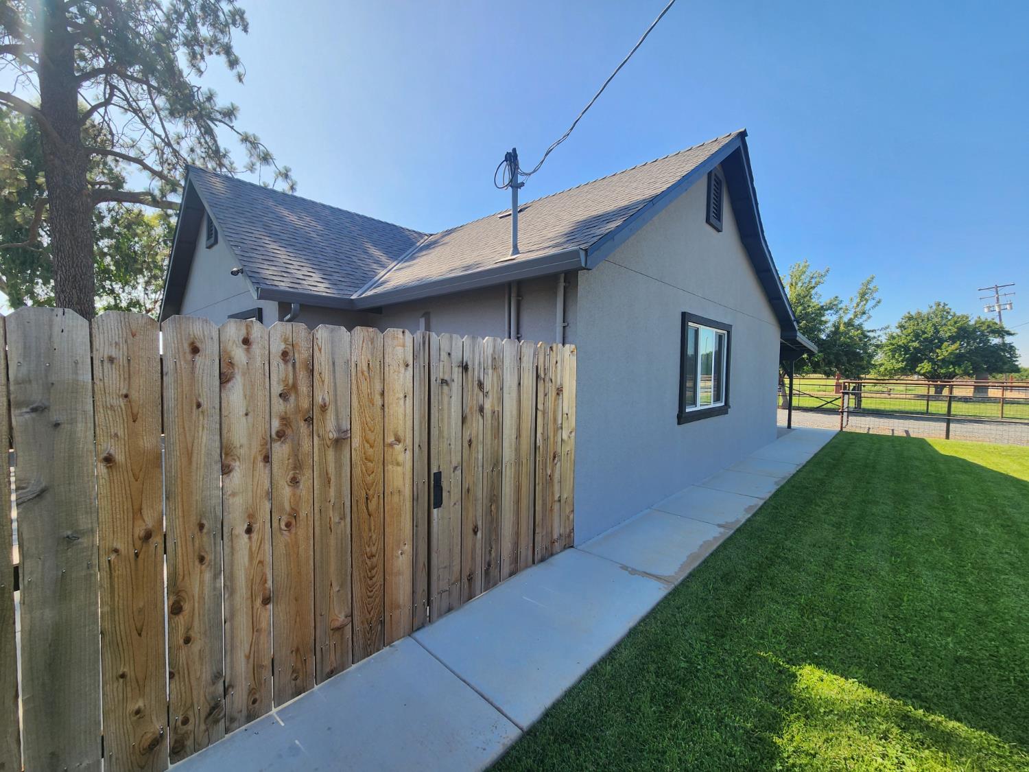 20383 Sutliff Road Escalon, CA 95320 - Photo 5 of 65