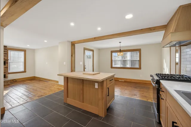 $2,200 | 34 Wilton Road, Greenfield, NY 12833