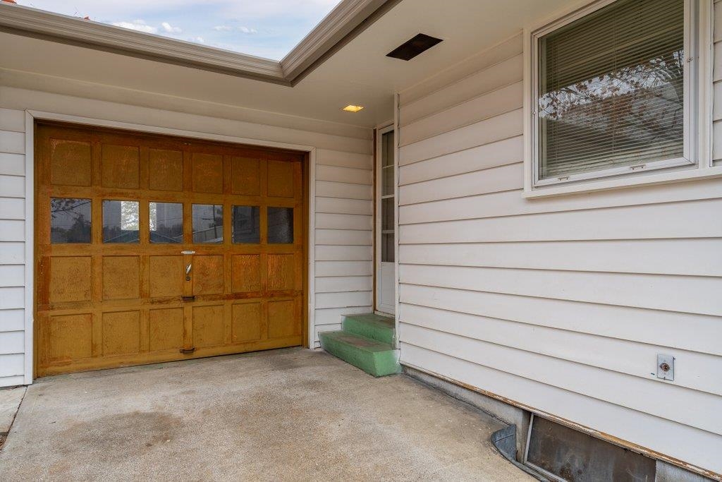 1738 Liberty Avenue Spokane, WA 99207 - Photo 2 of 30