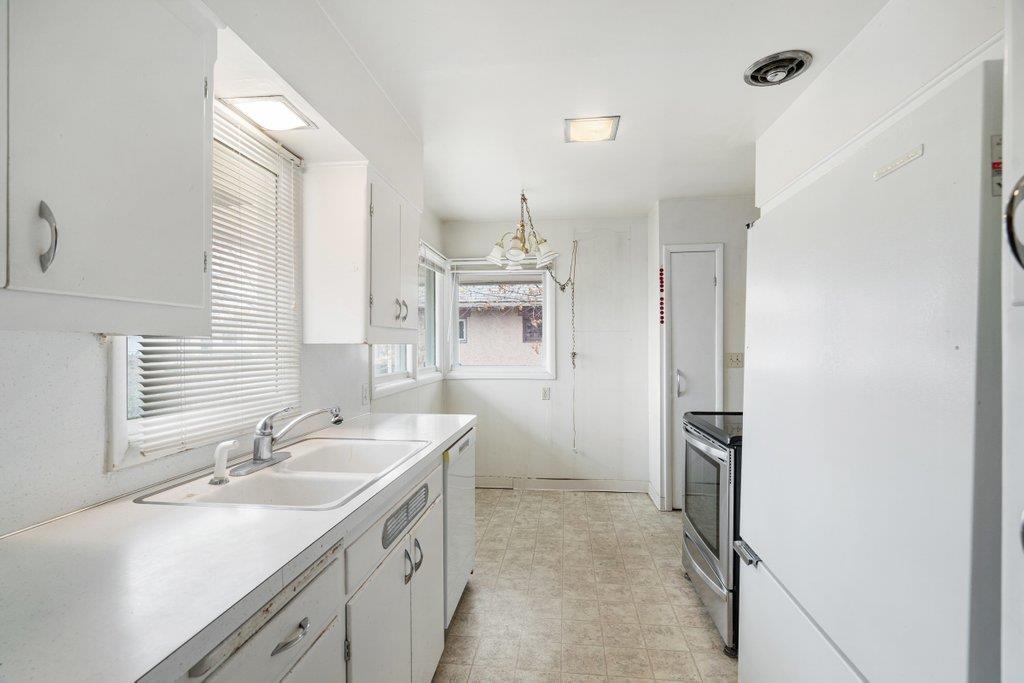 1738 Liberty Avenue Spokane, WA 99207 - Photo 7 of 30