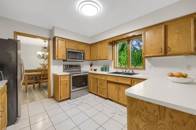 $3,250 | 3759 Greensboro Drive, Eagan, MN 55123