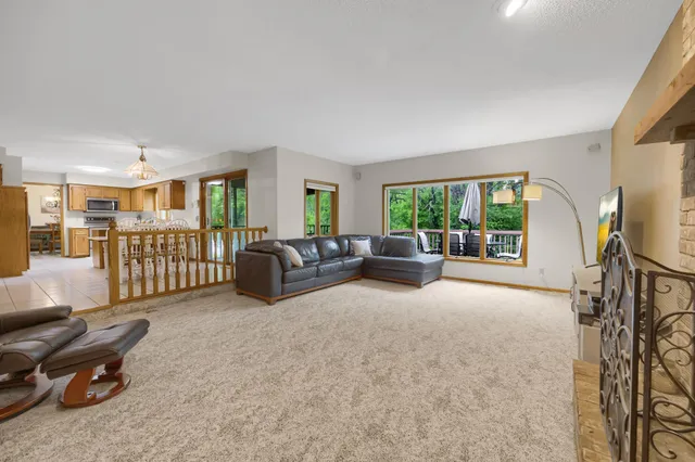 $3,250 | 3759 Greensboro Drive, Eagan, MN 55123