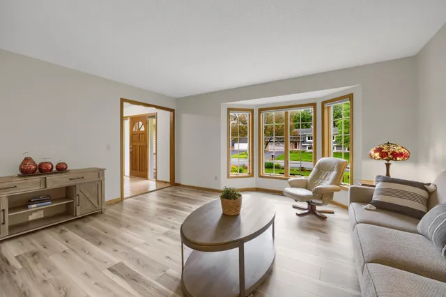 $3,300 | 3759 Greensboro Drive, Eagan, MN 55123