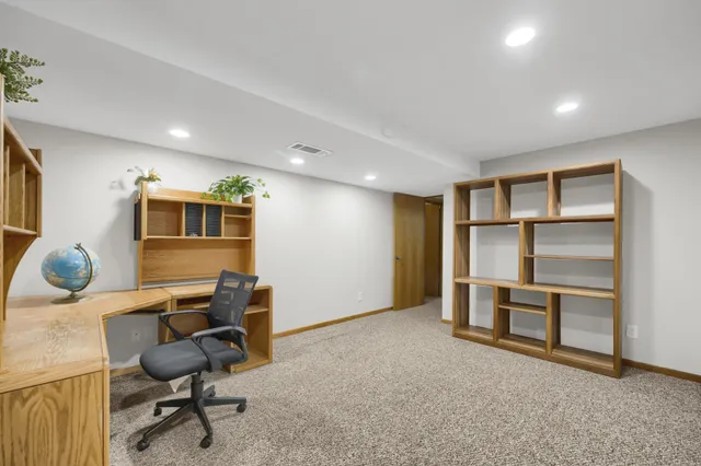 $3,300 | 3759 Greensboro Drive, Eagan, MN 55123