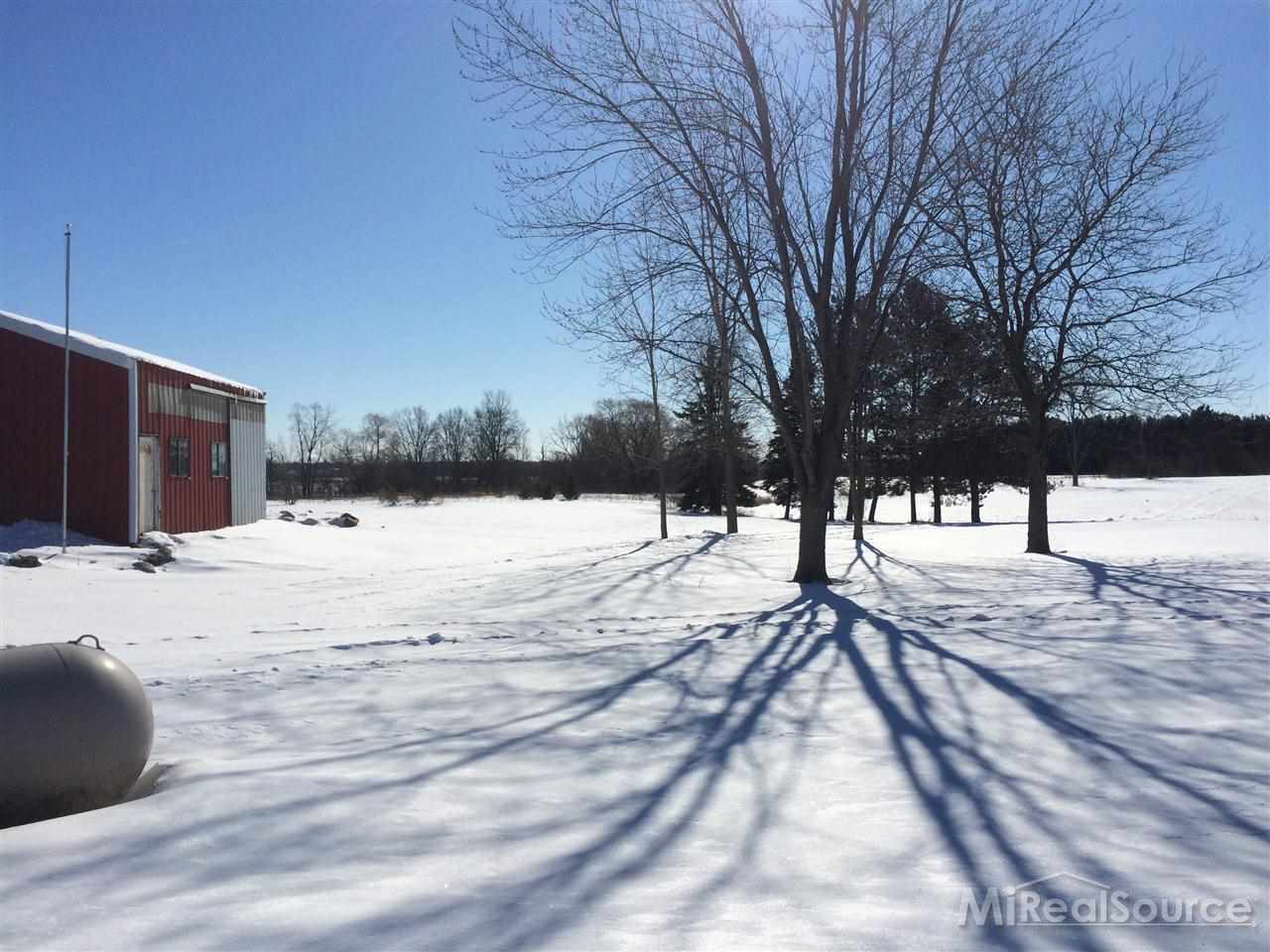 10225 Carroll Road Columbus, MI 48063 - Photo 8 of 24