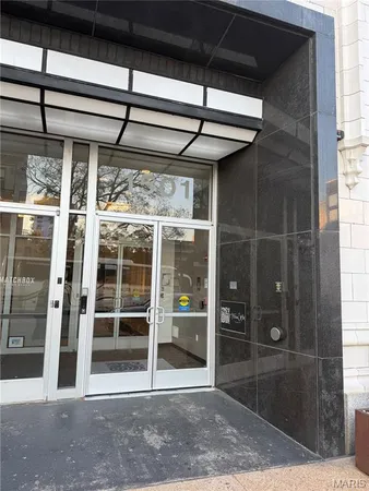 $1,200 | 1501 Locust Street, Unit 201, St. Louis, MO 63103