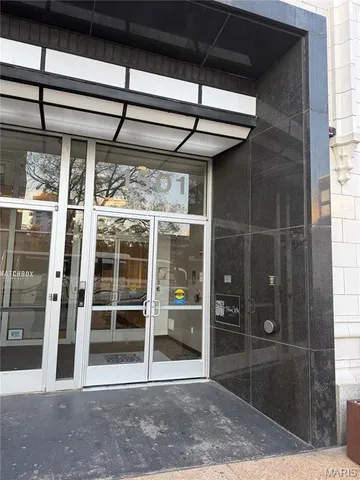 $1,300 | 1501 Locust Street, Unit 201, St. Louis, MO 63103