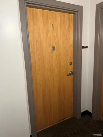 $1,200 | 1501 Locust Street, Unit 201, St. Louis, MO 63103