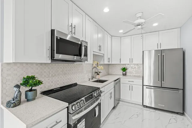 $284,900 | 10119 South 42nd Terrace, Unit 129, Boynton Beach, FL 33436