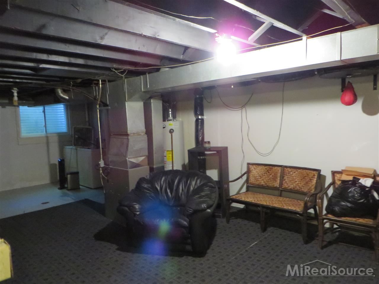 11507 Messmore Road Utica, MI 48317 - Photo 10 of 12 31230280-9.JPG