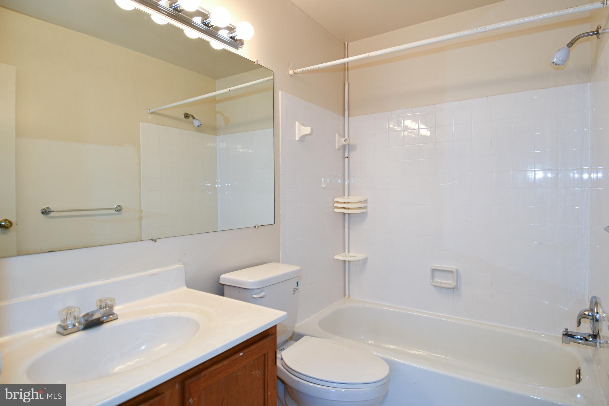 4 Waterside Court Germantown, MD 20874 - Photo 21 of 31 Hall Bath, 2nd full bath