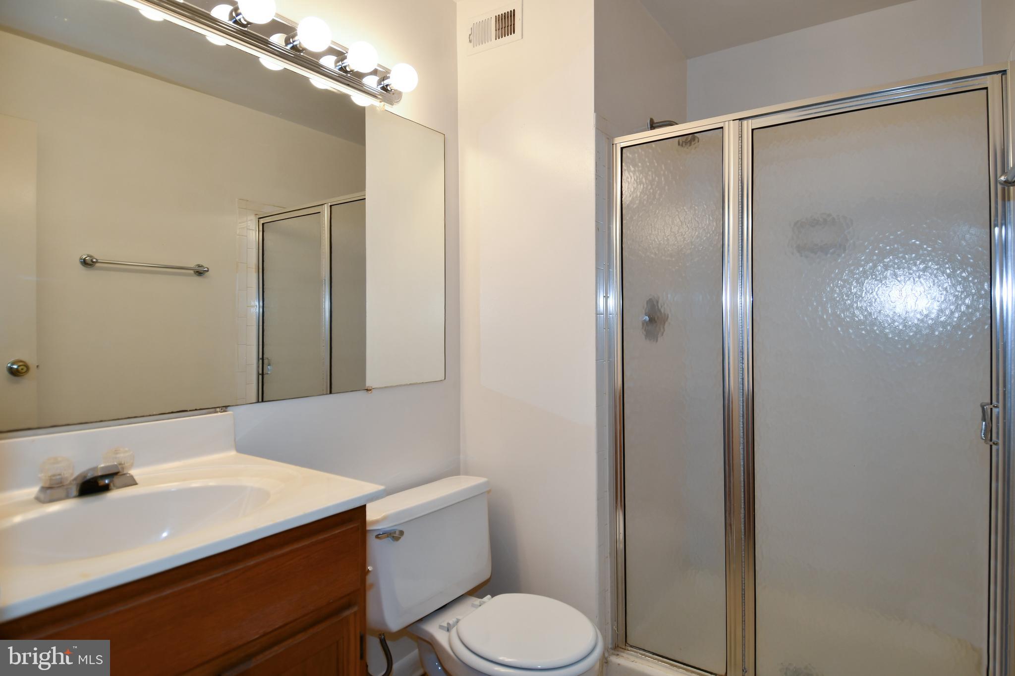 4 Waterside Court Germantown, MD 20874 - Photo 26 of 31 3rd full bath in basement