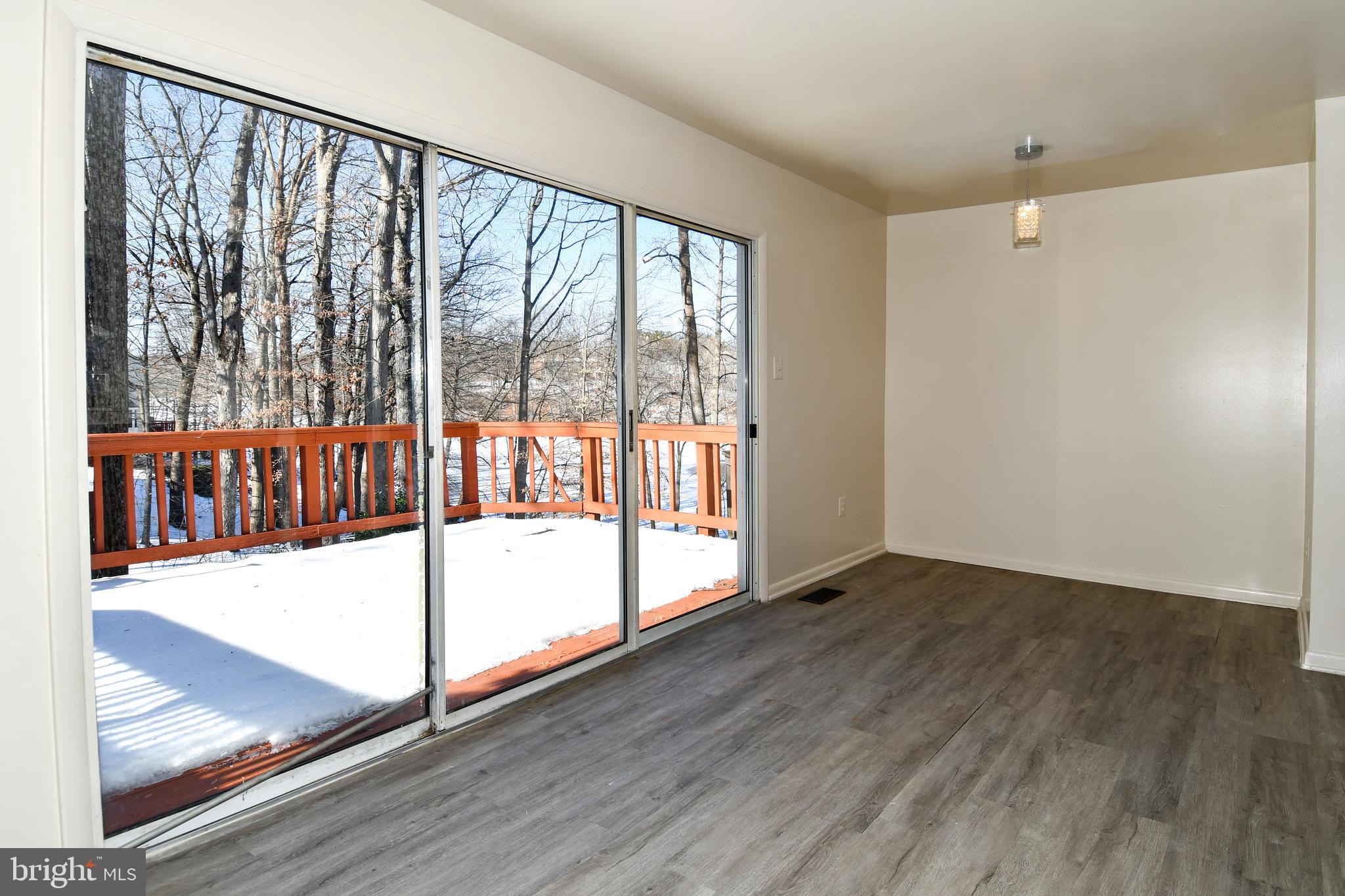 4 Waterside Court Germantown, MD 20874 - Photo 9 of 31 Kitchen has Space for a breakfast table