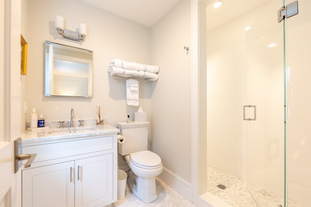 12 East Lincoln Avenue Nantucket, MA 02554 - Photo 12 of 27