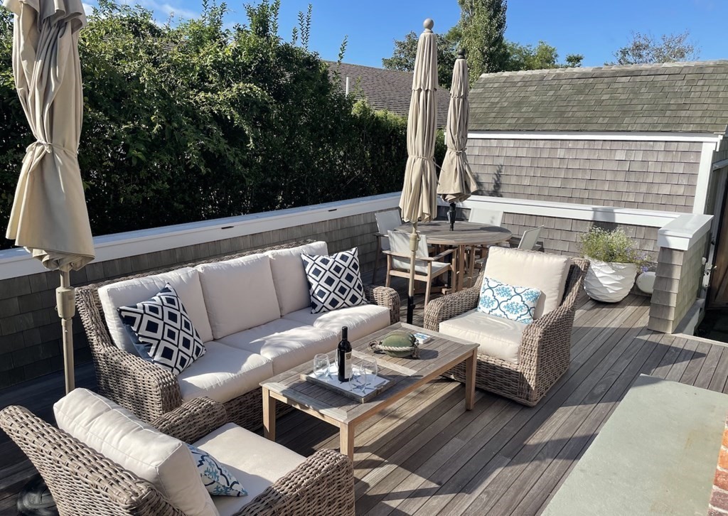 12 East Lincoln Avenue Nantucket, MA 02554 - Photo 19 of 27