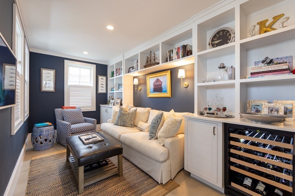 12 East Lincoln Avenue Nantucket, MA 02554 - Photo 5 of 27