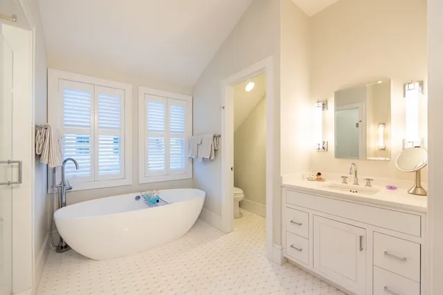 $26,000 | 12 East Lincoln Avenue, Nantucket, MA 02554