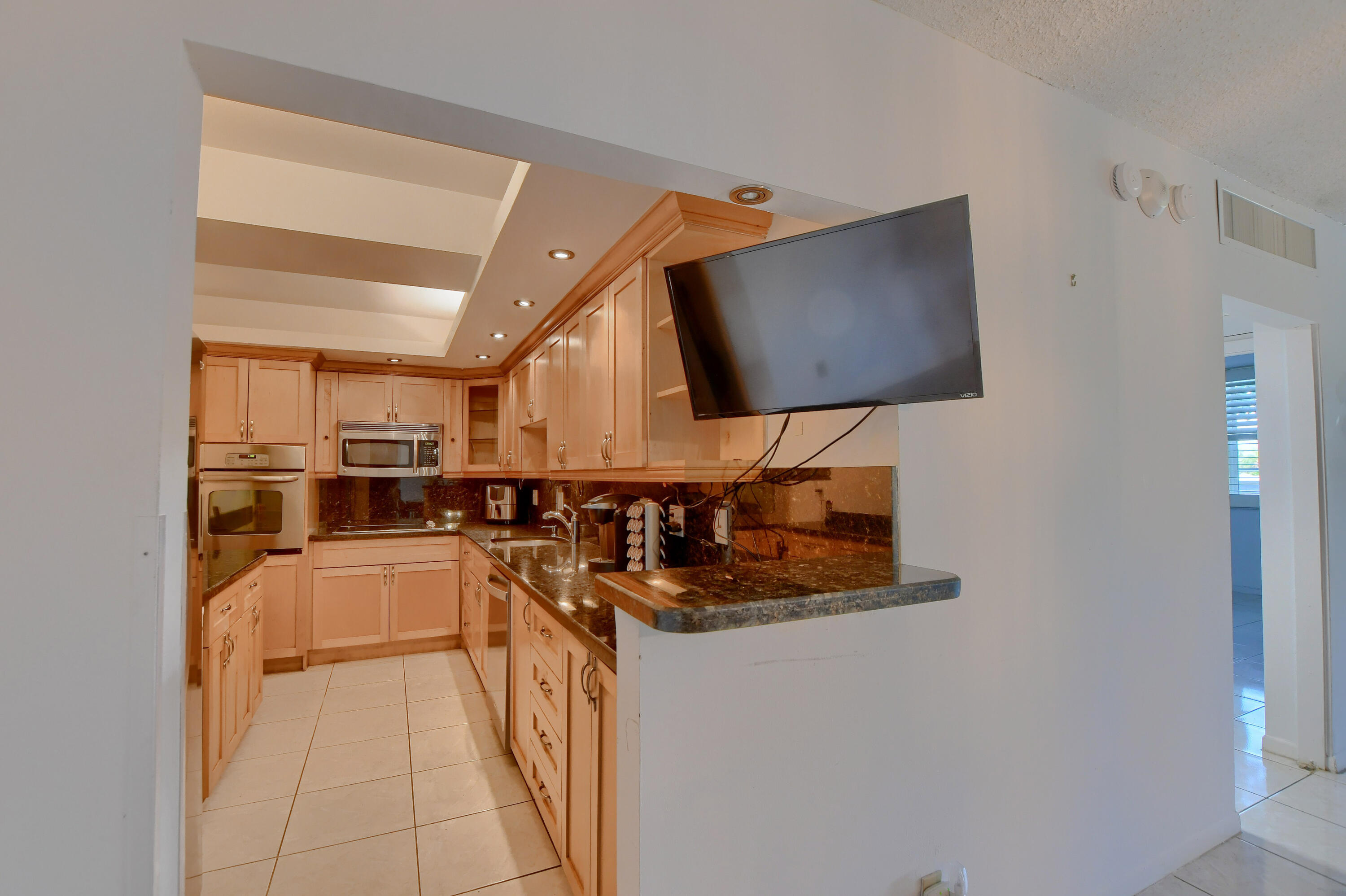 2851 South Ocean Boulevard, Unit 1B Boca Raton, FL 33432 - Photo 11 of 51 10_ebf_3840-hdr(5)
