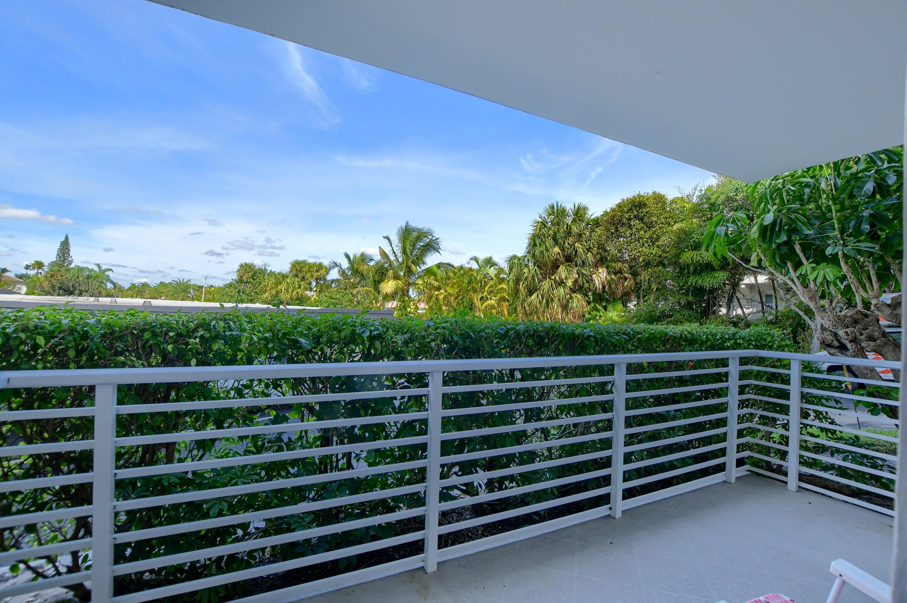 2851 South Ocean Boulevard, Unit 1B Boca Raton, FL 33432 - Photo 21 of 51 20_ebf_3890-hdr(5)