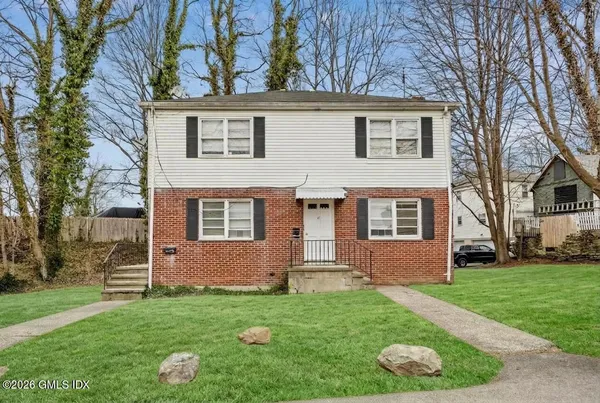 $3,500 | 17 Artic Street, Unit 2, Greenwich, CT 06830