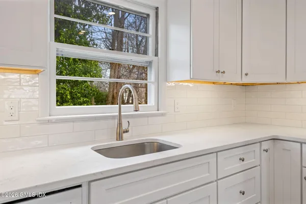 $3,500 | 17 Artic Street, Unit 2, Greenwich, CT 06830