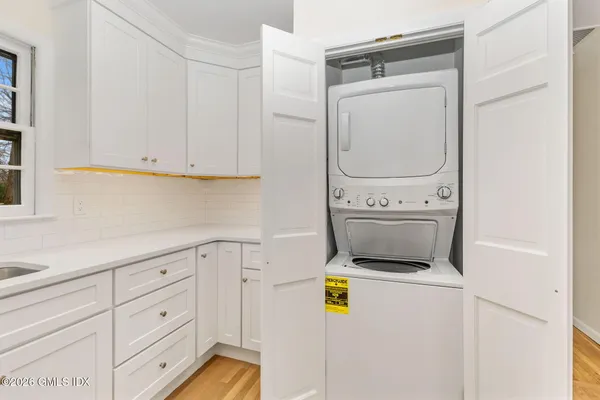 $3,500 | 17 Artic Street, Unit 2, Greenwich, CT 06830