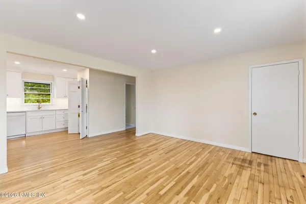 $3,500 | 17 Artic Street, Unit 2, Greenwich, CT 06830