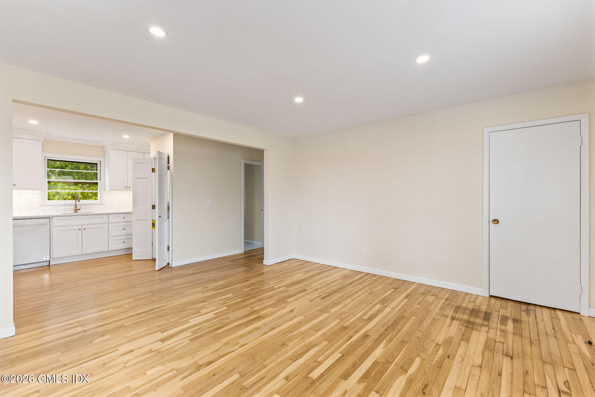17 Artic Street, Unit 2 Greenwich, CT 06830 - Photo 9 of 16 3-web-or-mls-17-artic-st-unit-1