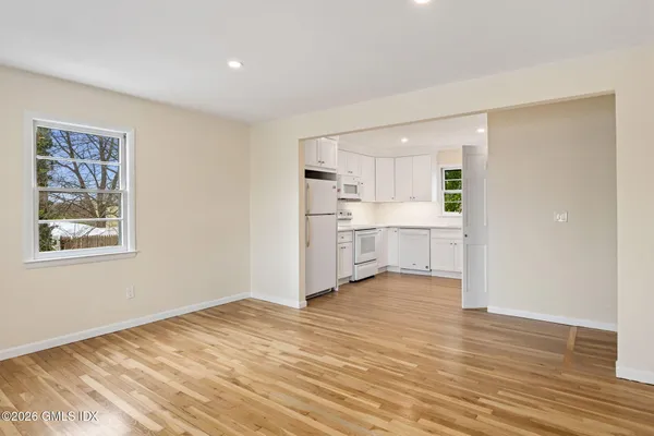 $3,500 | 17 Artic Street, Unit 2, Greenwich, CT 06830