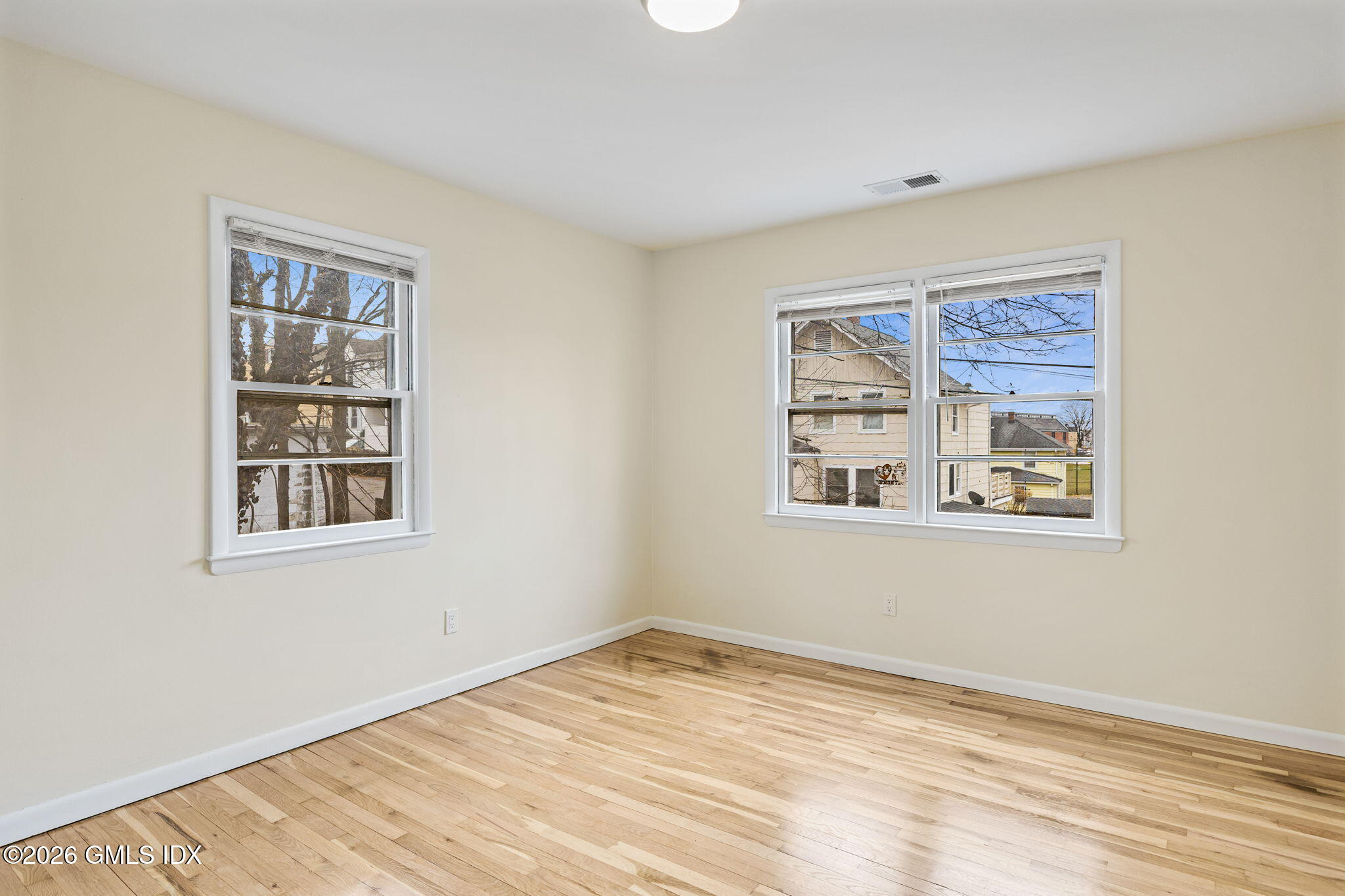 17 Artic Street, Unit 2 Greenwich, CT 06830 - Photo 10 of 16 11-web-or-mls-17-artic-st-unit-1