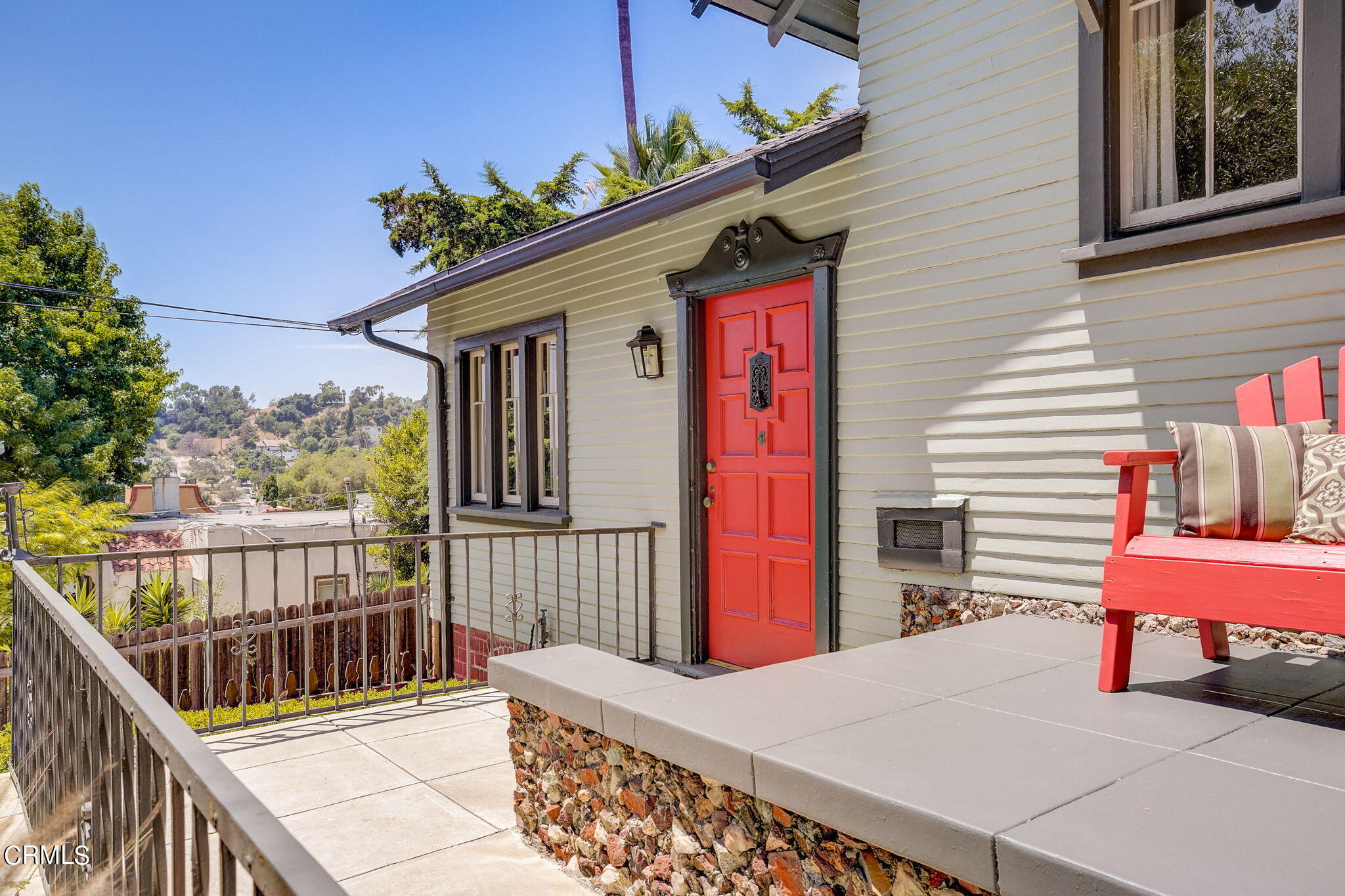 6201 Oak Crest Way Los Angeles, CA 90042 - Photo 3 of 37 62-web-or-mls-Oak Crest Way-057-rep3