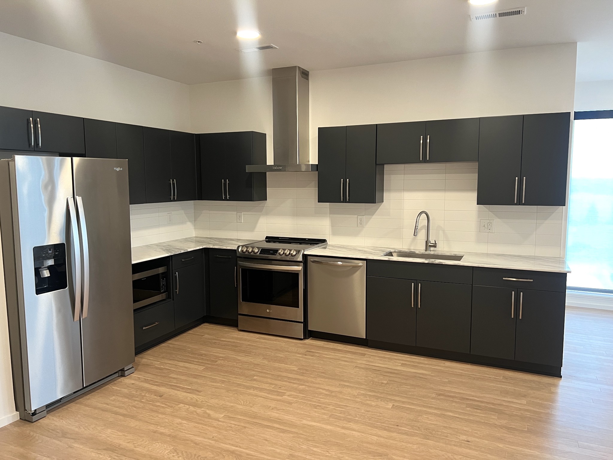 806 Olympic St Unit 401