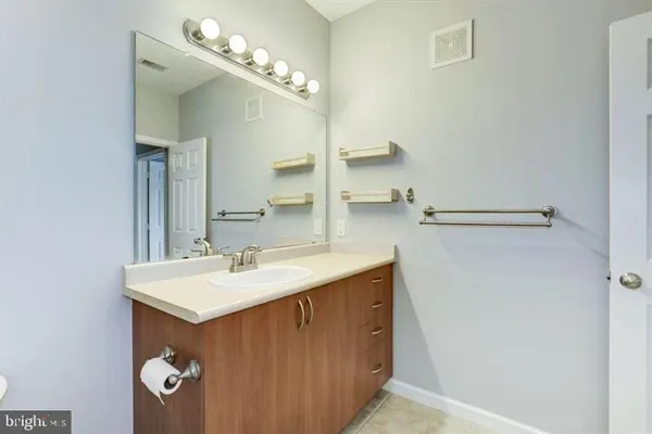 $1,700 | 19601 Galway Bay Circle, Unit 202, Germantown, MD 20874