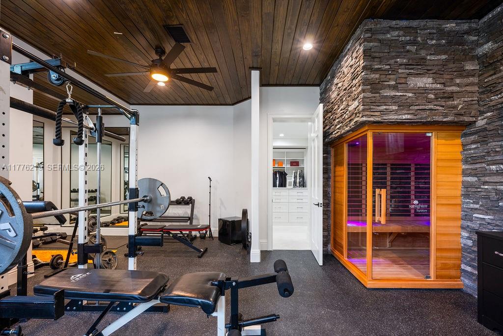 570 Manor Road Maitland, FL 32751 - Photo 37 of 100 a gym room with gym equipment