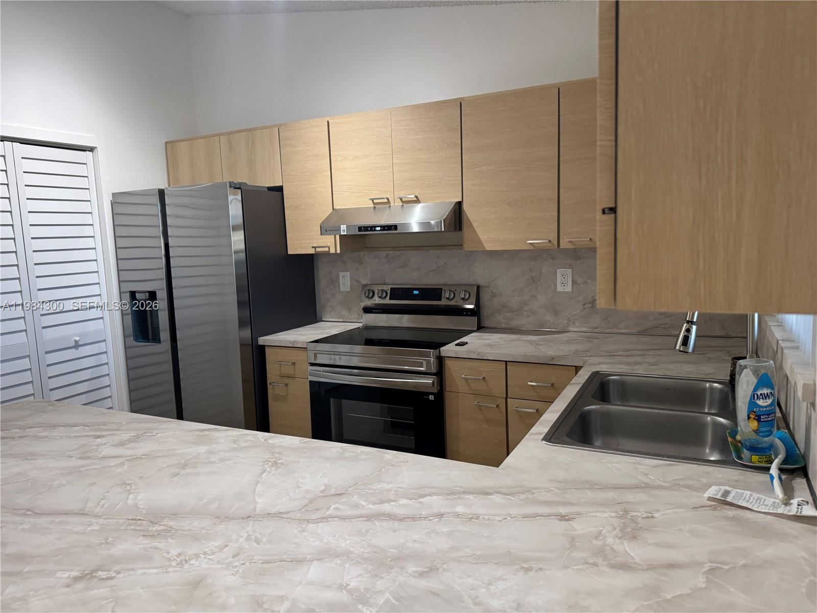 14325 Southwest 11th Terrace Miami, FL 33184 - Photo 11 of 21