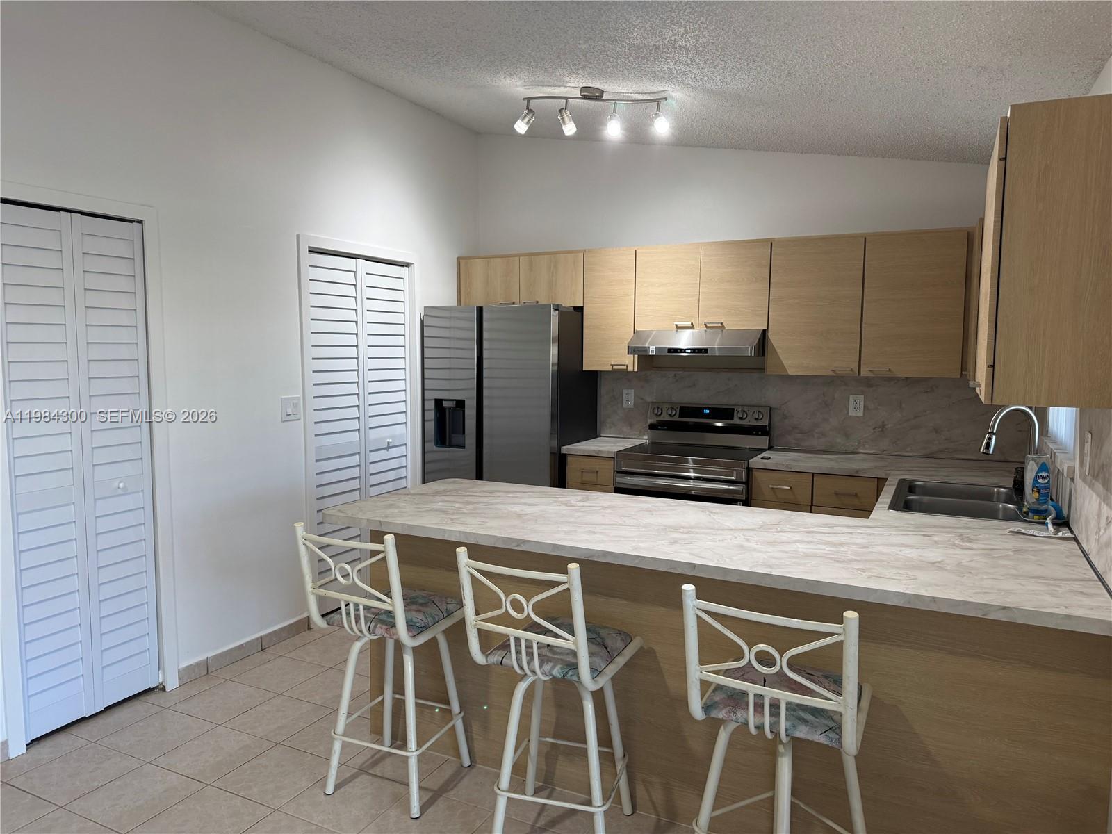 14325 Southwest 11th Terrace Miami, FL 33184 - Photo 12 of 21