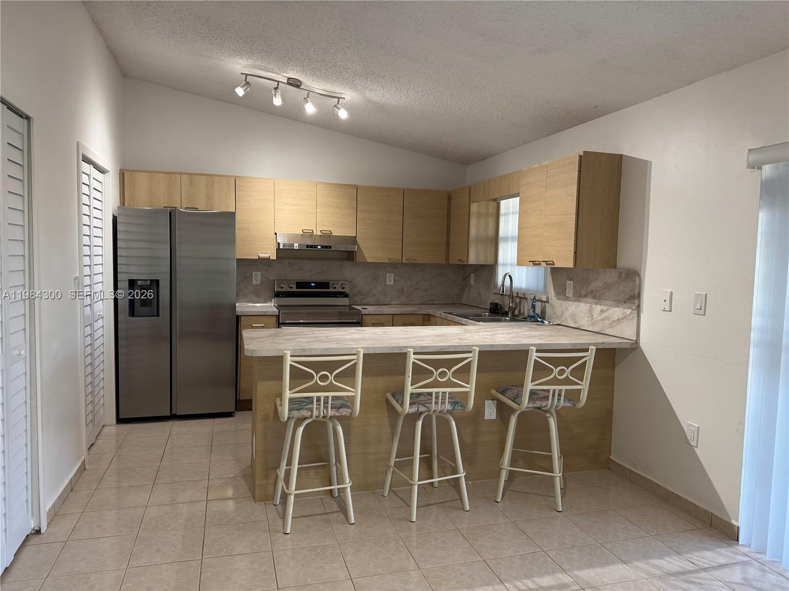 14325 Southwest 11th Terrace Miami, FL 33184 - Photo 13 of 21