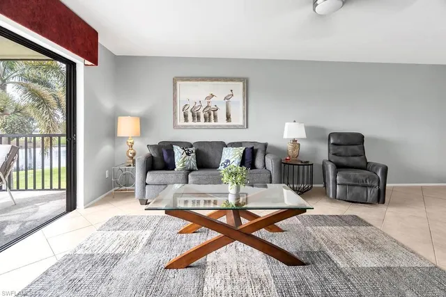 $375,000 | 5250 Fox Hollow Drive, Unit 522, Naples, FL 34104