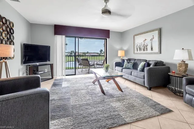 $375,000 | 5250 Fox Hollow Drive, Unit 522, Naples, FL 34104