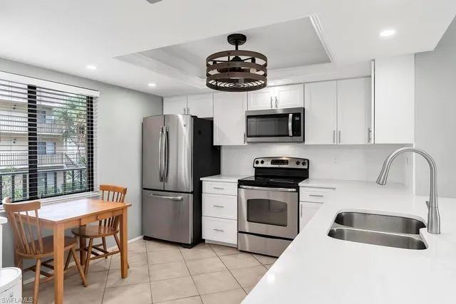 $375,000 | 5250 Fox Hollow Drive, Unit 522, Naples, FL 34104