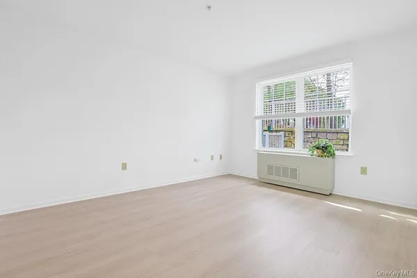 $450,000 | 105 Sutton Drive, Unit 105, Mount Kisco, NY 10549