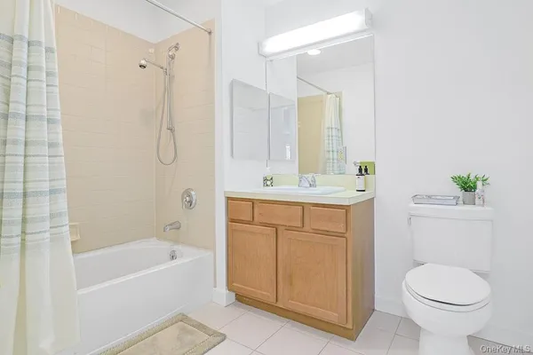 $450,000 | 105 Sutton Drive, Unit 105, Mount Kisco, NY 10549